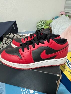 Nike Air Jordan Style Low-Top Sneakers in Red and Black